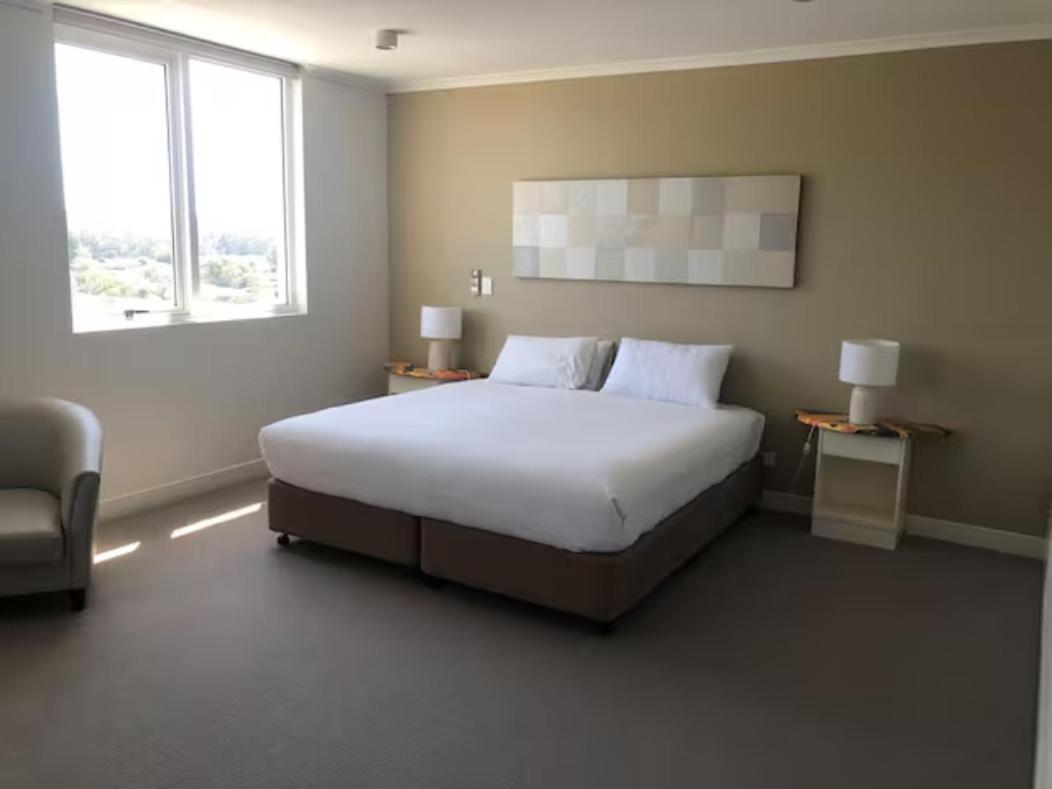 Base Holidays - Ettalong Beach Premium Apartments Exterior foto